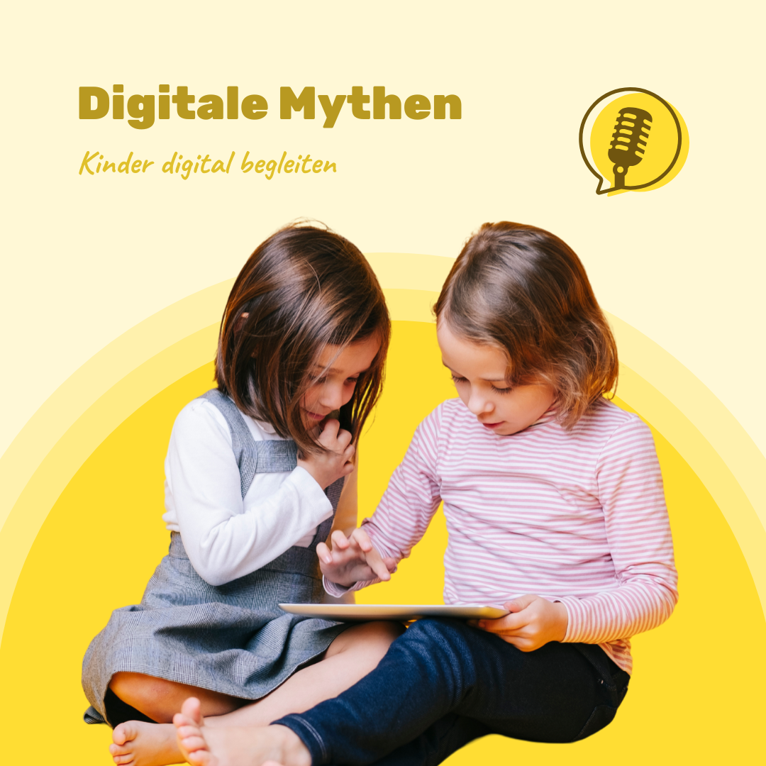 Zwei Kinder sitzen auf dem Boden und schauen gemeinsam auf ein Tablet, im Hintergrund steht „Digitale Mythen – Kinder digital begleiten“ auf gelbem Hintergrund mit Mikrofon-Symbol. Das Bild illustriert den Anio Family Blog.