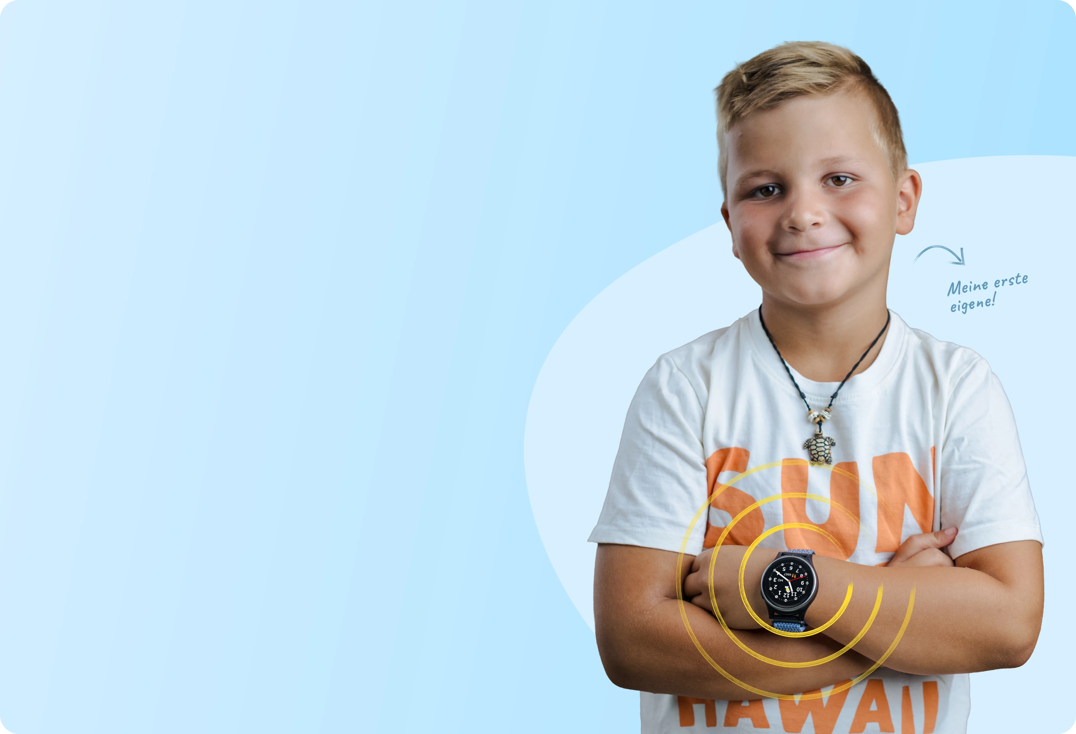 Junge mit Anio Uhr am Handgelenk